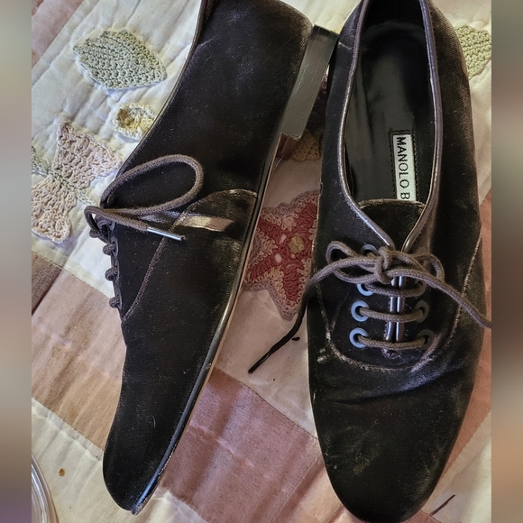 Manolo Blahnik Brown Velvet Oxfords - Size 35 - Picture 3 of 3